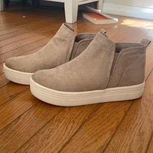 Tan suede shoes 6 1/2